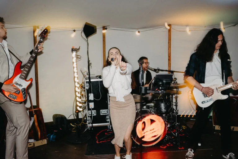 Something Blue Weddings svatba DJ kapela